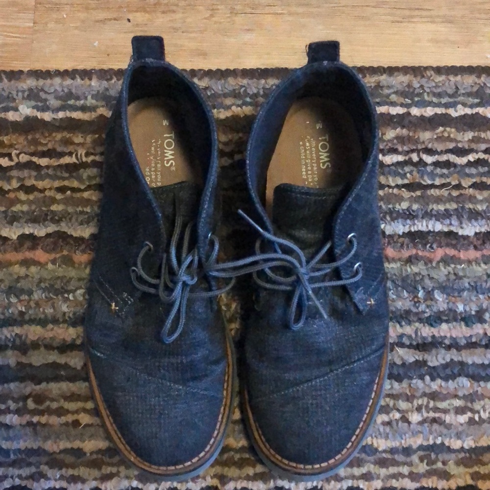 TOMS Men’s dress shoe (7.5)